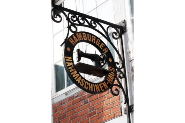 contoh unique business signs
