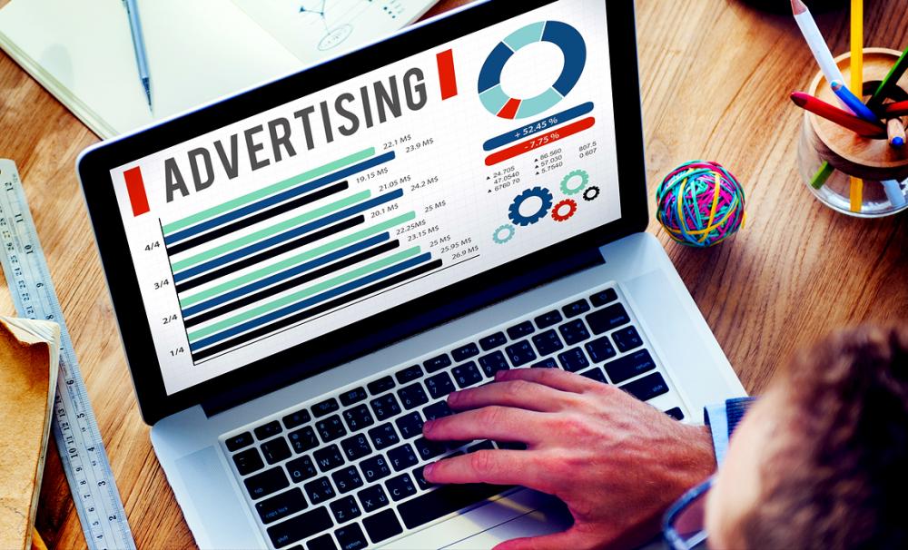 Advertiser adalah