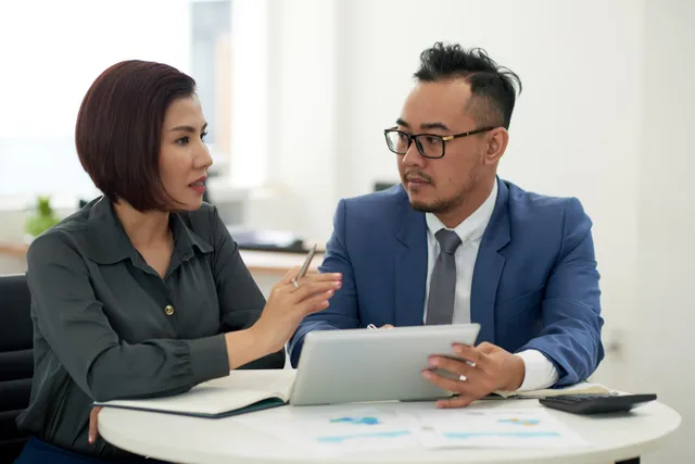 sales consultant adalah