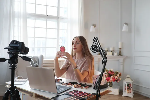 perbedaan kol dan influencer