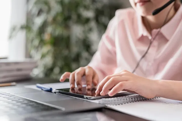 template pesan customer service