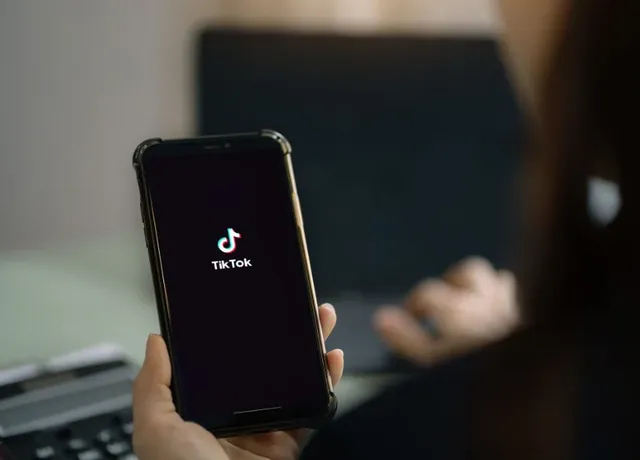 cara pin komentar di tiktok